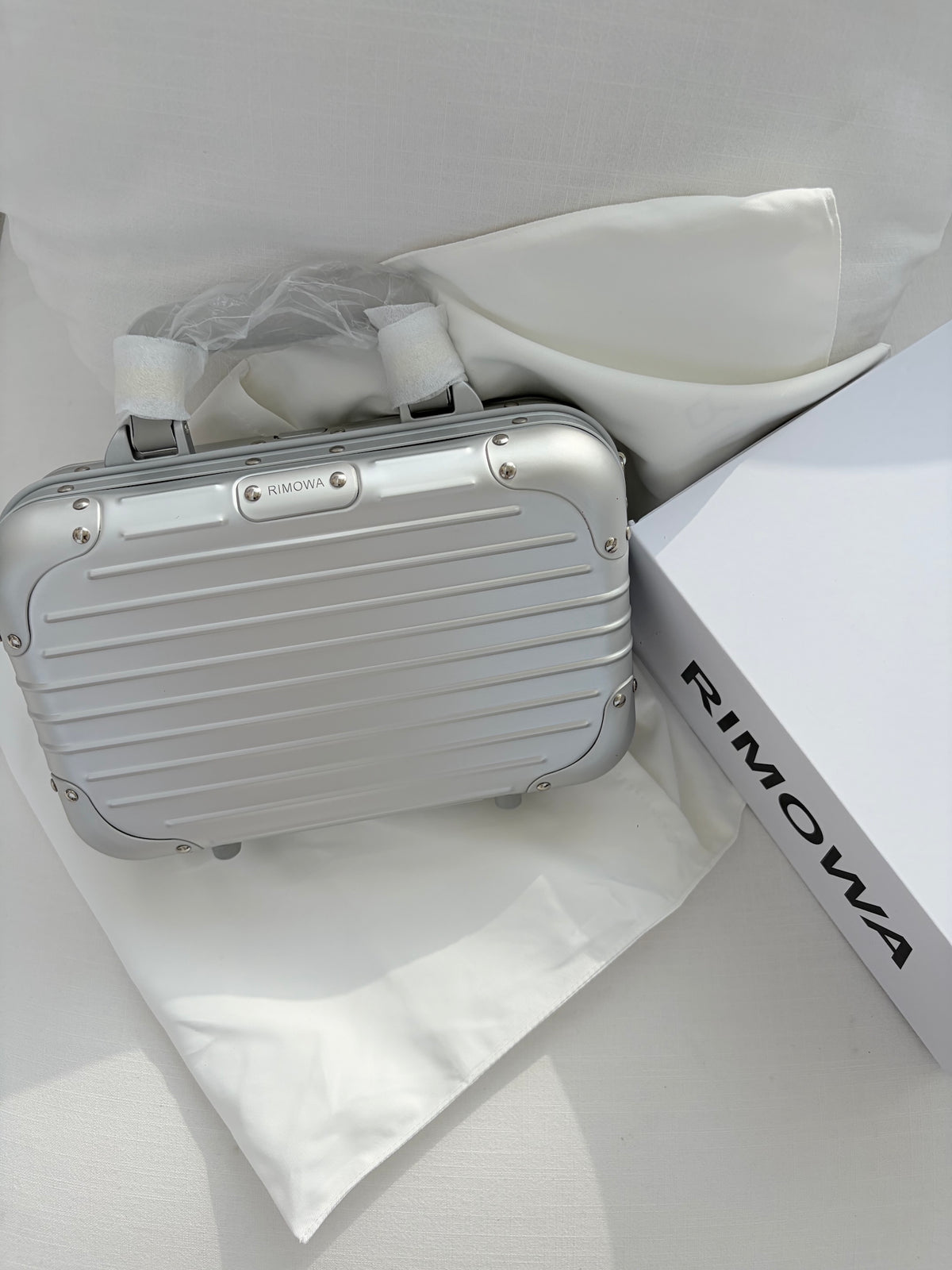 Aluminium Hard-Shell Cigar Travel Case with Shoulder Strap — Vanguard Reserve