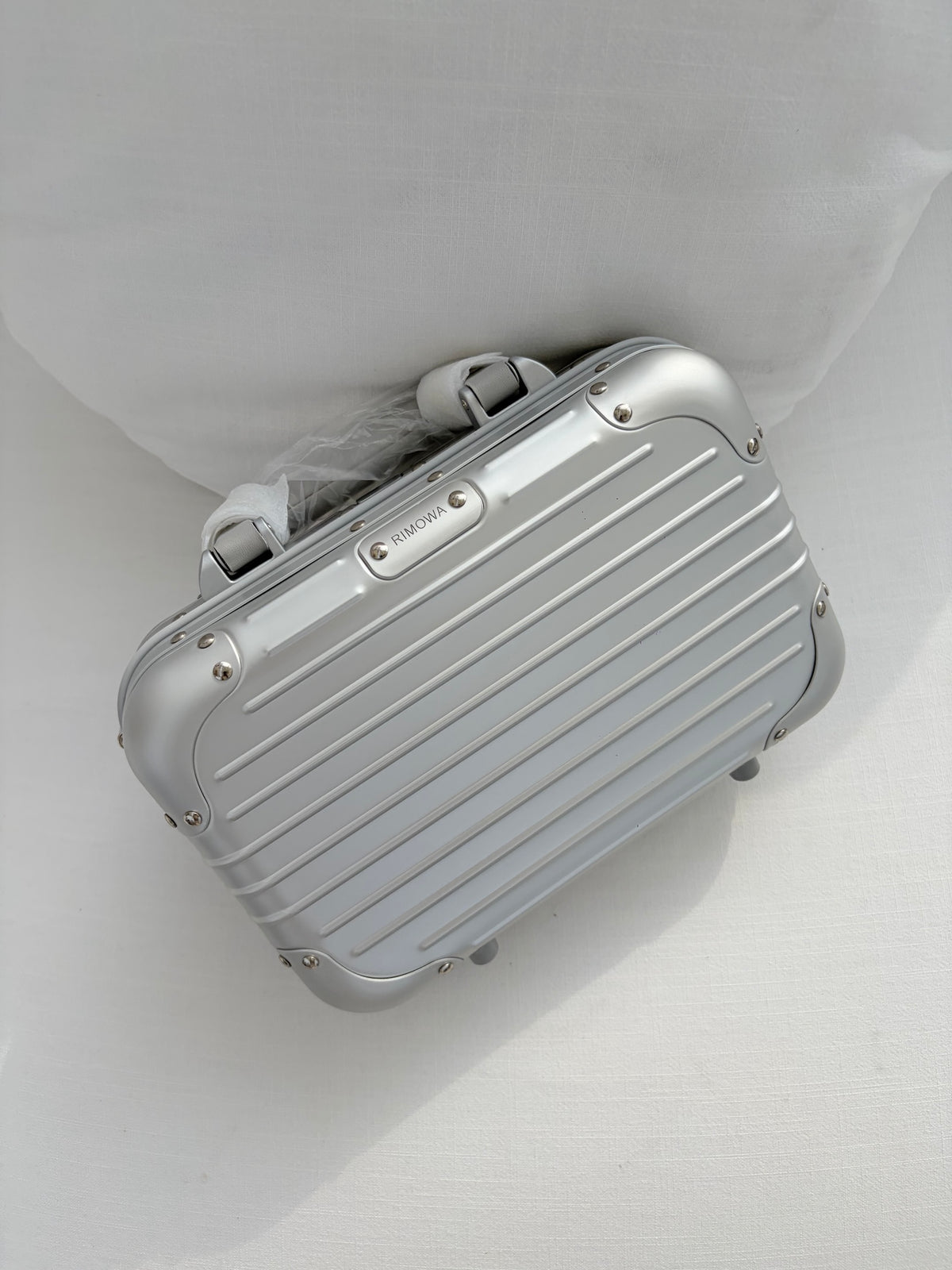 Aluminium Hard-Shell Cigar Travel Case with Shoulder Strap — Vanguard Reserve