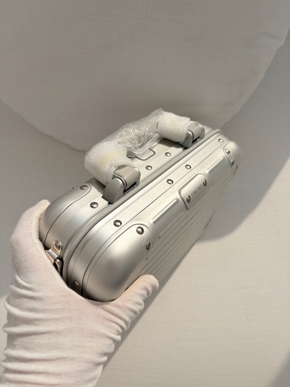 Aluminium Hard-Shell Cigar Travel Case with Shoulder Strap — Vanguard Reserve