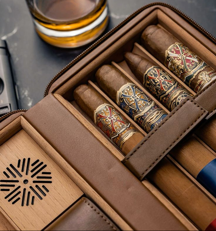Cedar-Lined Travel Cigar Humidor — Heritage Reserve