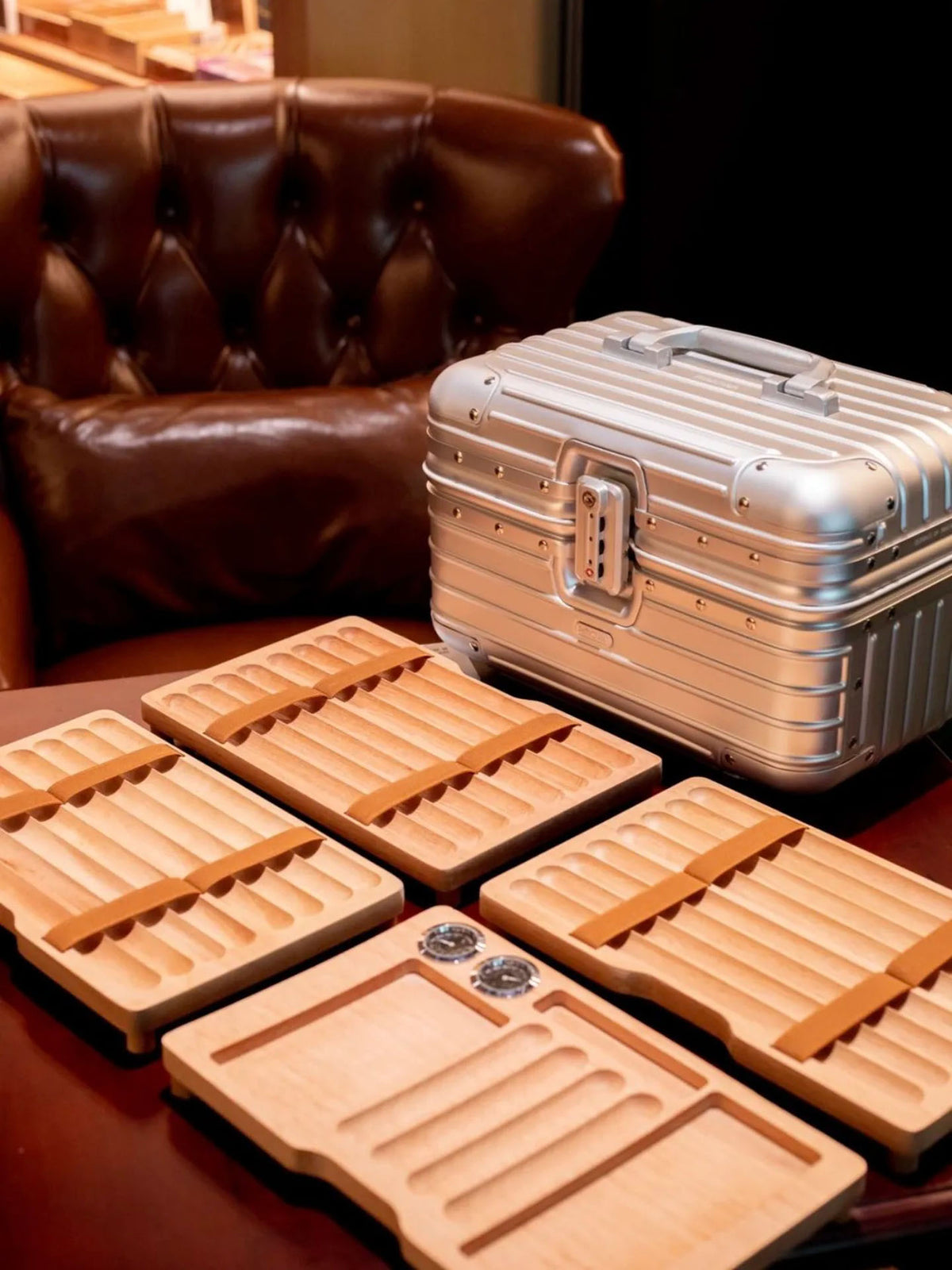 Aluminium Travel Humidor Case with Hygrometer & Cedar Tray — Citadel Reserve