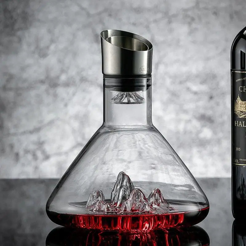 Iceberg-Cut Crystal Decanter, 1.5 L — Nordic Reserve