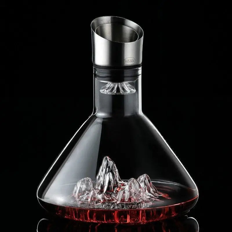 Iceberg-Cut Crystal Decanter, 1.5 L — Nordic Reserve