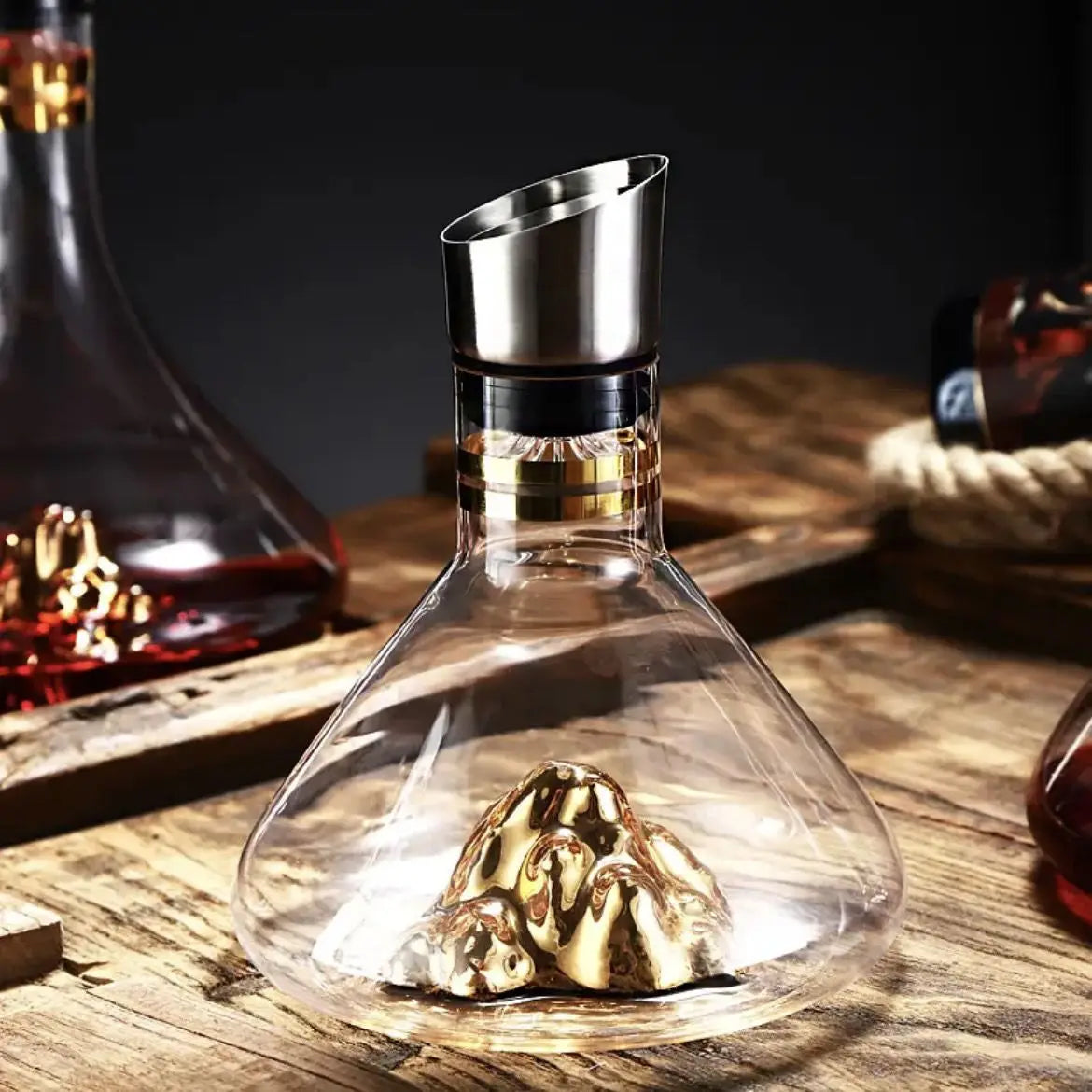 Iceberg-Cut Crystal Decanter, 1.5 L — Nordic Reserve