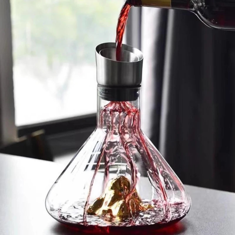 Iceberg-Cut Crystal Decanter, 1.5 L — Nordic Reserve