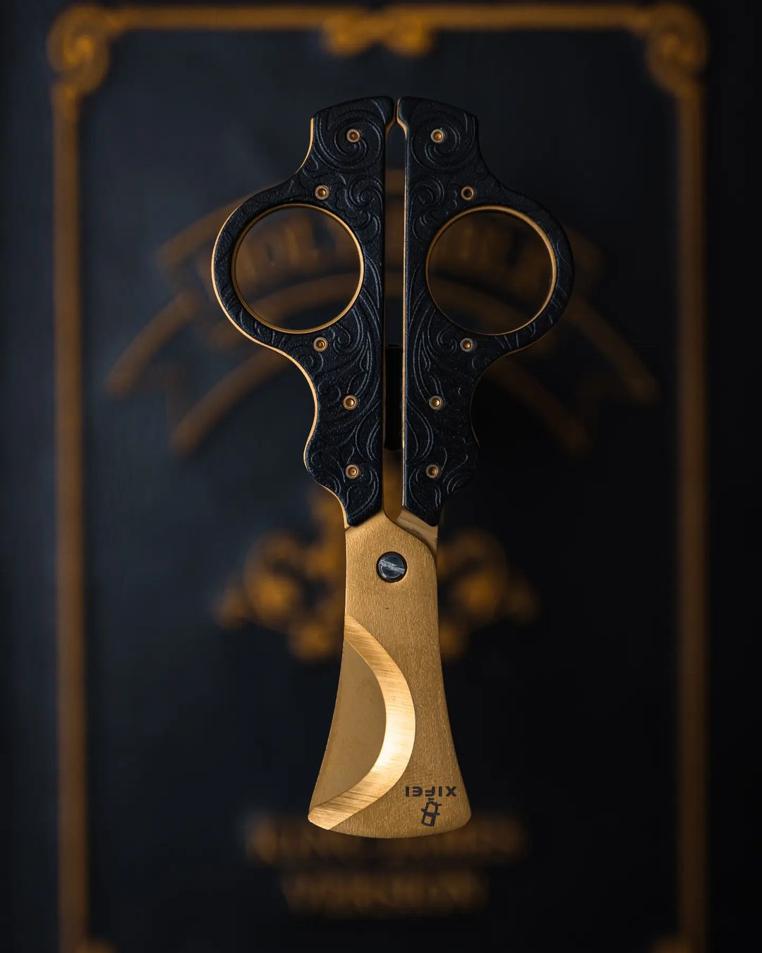 XIFEI Cigar Cutter Scissors High-End Bronze Engraved Design